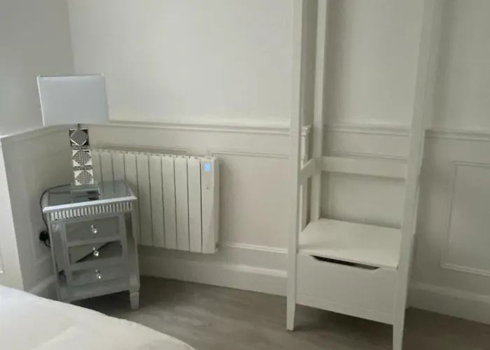 Johnsville House Pensión 3*